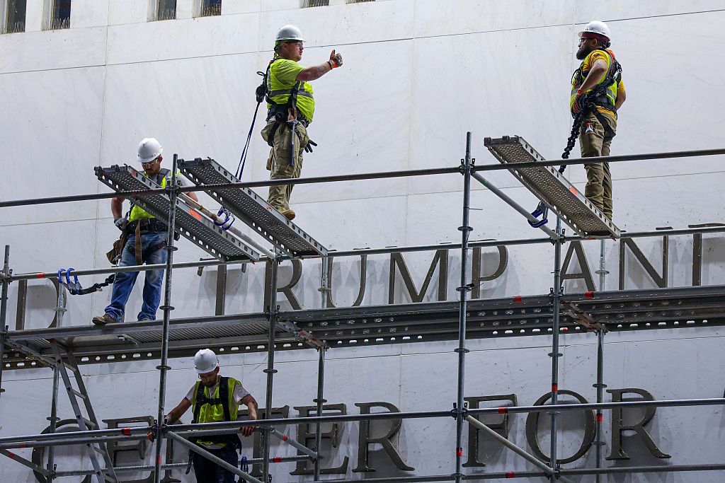 Retiran el nombre de Trump del Centro Kennedy en Washington tras fuerte batalla judicial