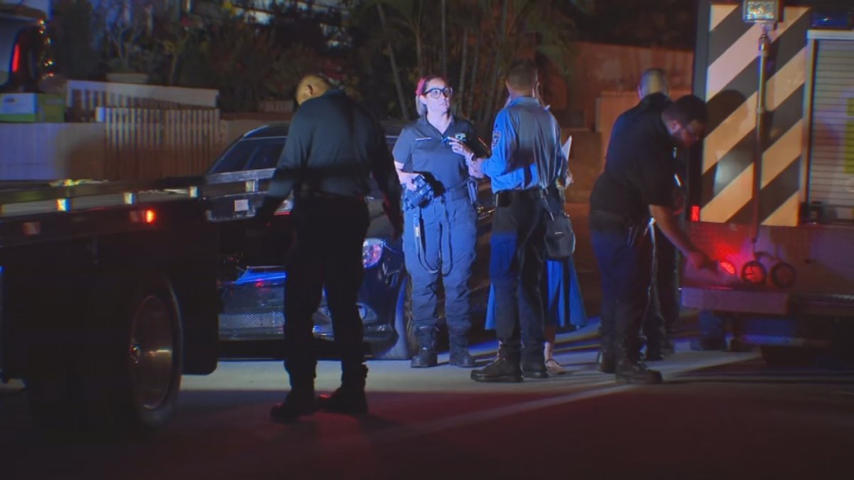 Hallan cuerpo de hombre en baúl de vehículo en San Juan