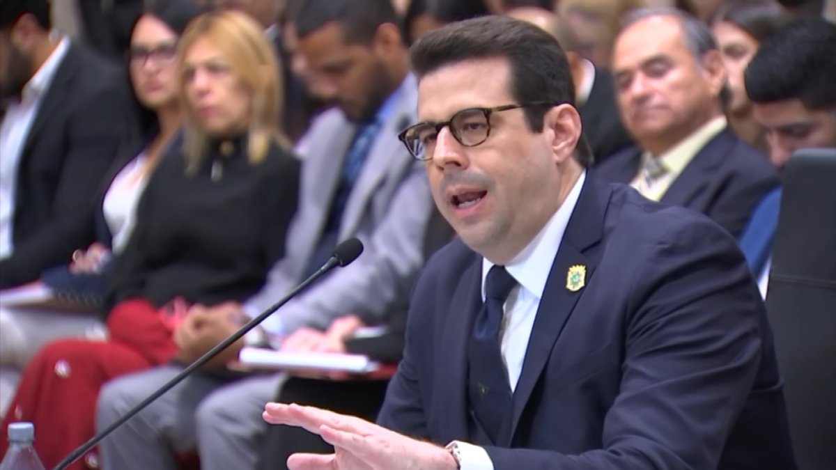 Domenech niega autenticidad de mensajes filtrados con exsecretario del DDEC