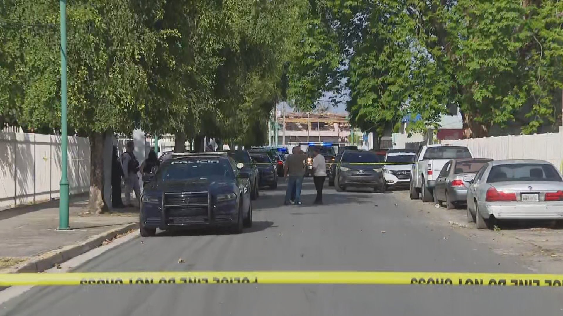 Asesinan a dos hombres y uno resulta herido en residencial de Guaynabo