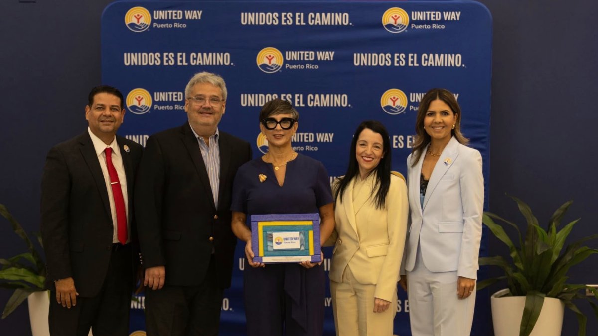 United Way Puerto Rico premia a presidenta de Telemundo por labor comunitaria