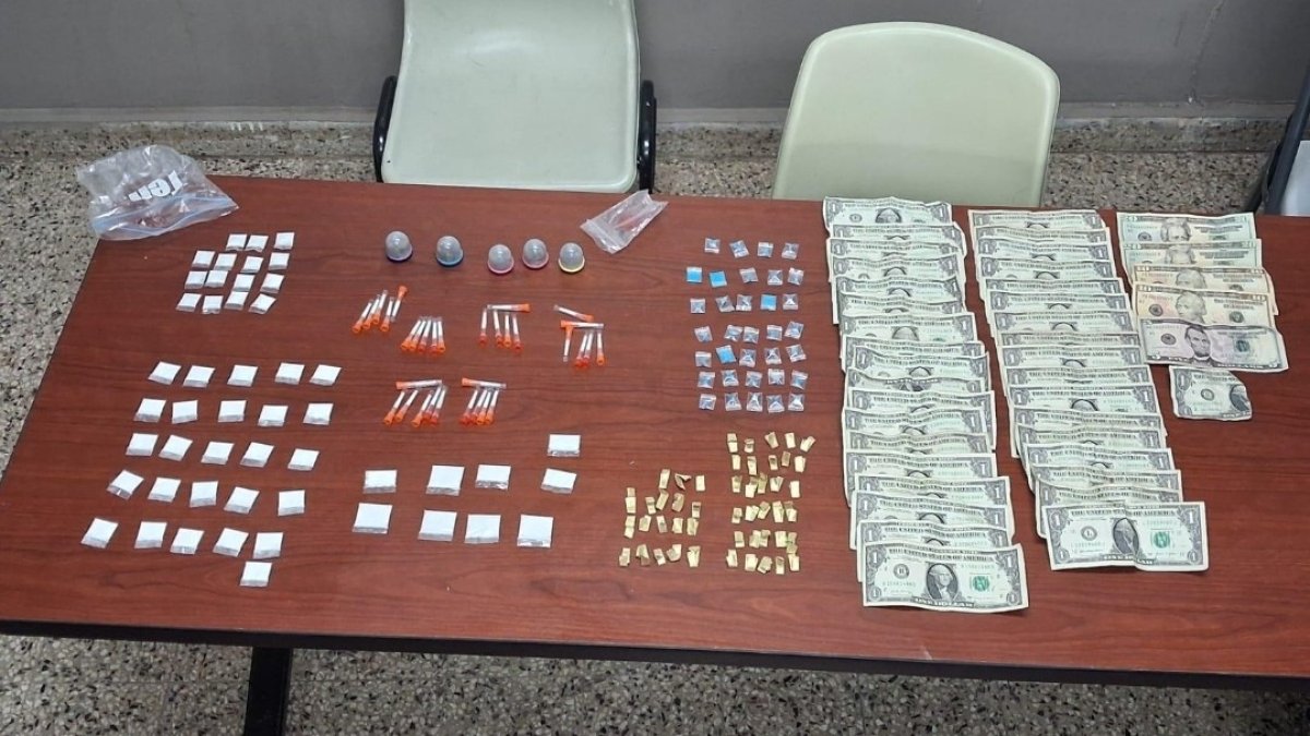 Arrestan hombre en Manatí con cocaína, crack, fentanilo, heroína y marihuana