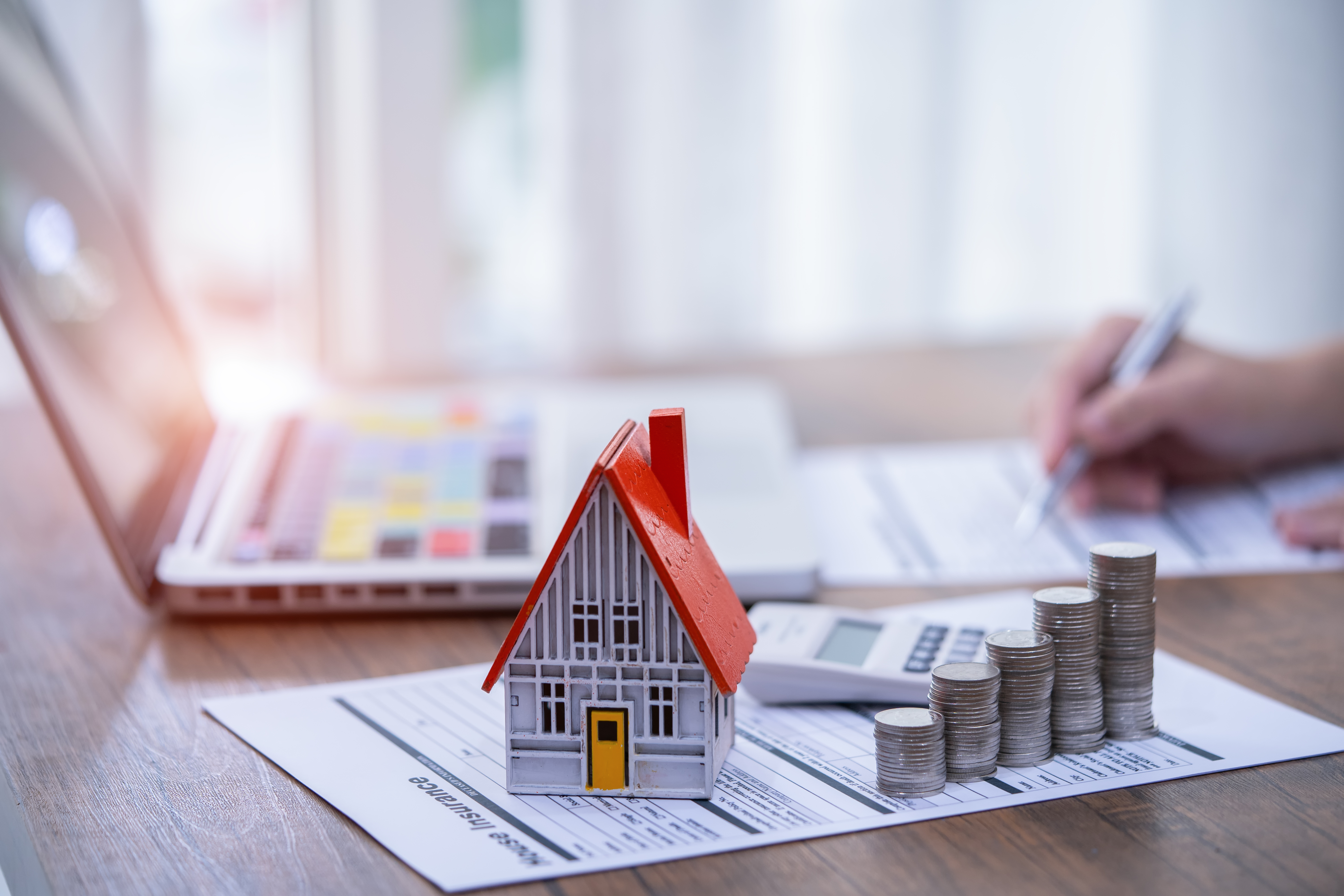 ¿Por qué ahora sería más difícil comprar una casa? Aumentan tasas hipotecarias en EEUU