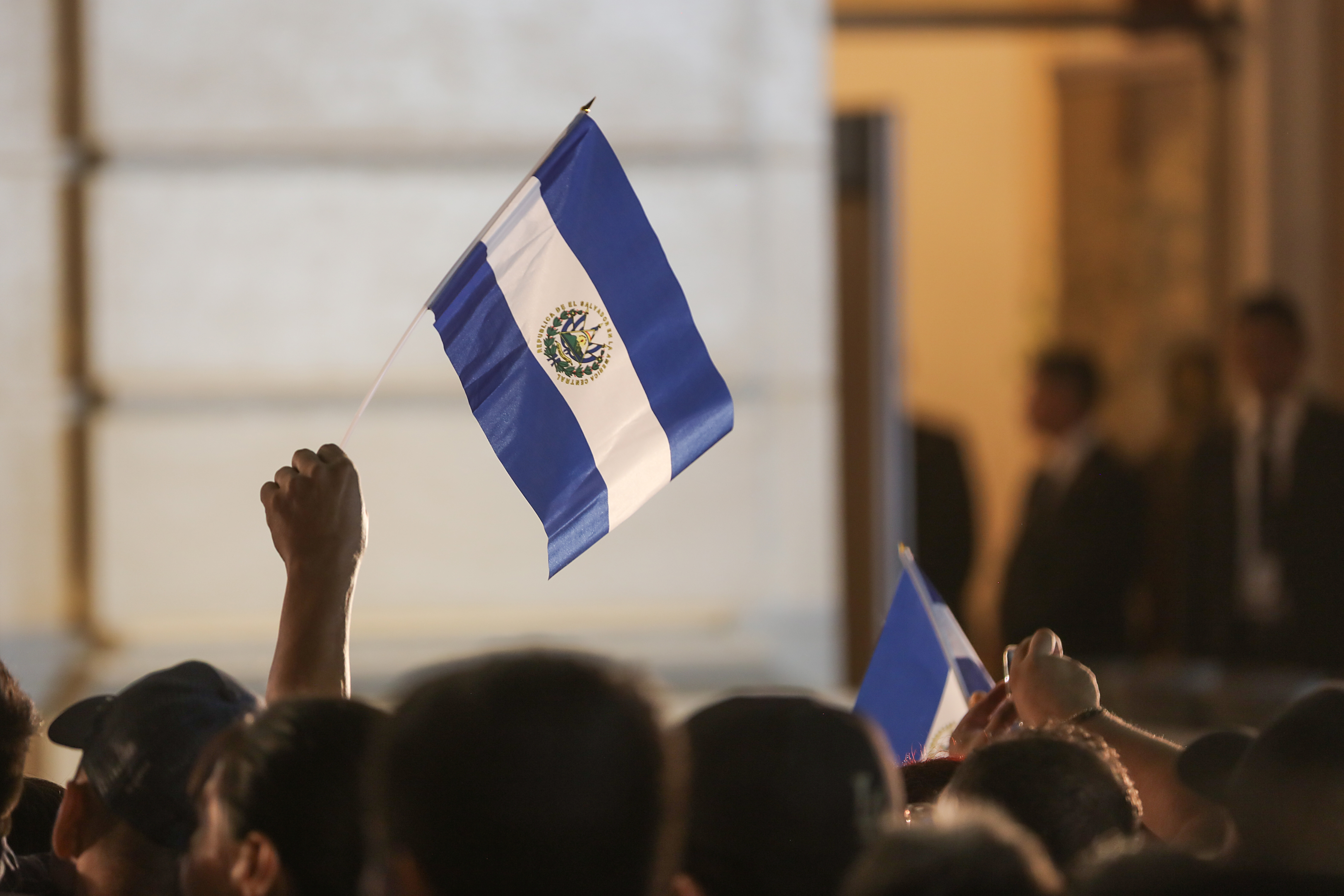 En una semana vencen permisos de trabajo de miles de salvadoreños con TPS