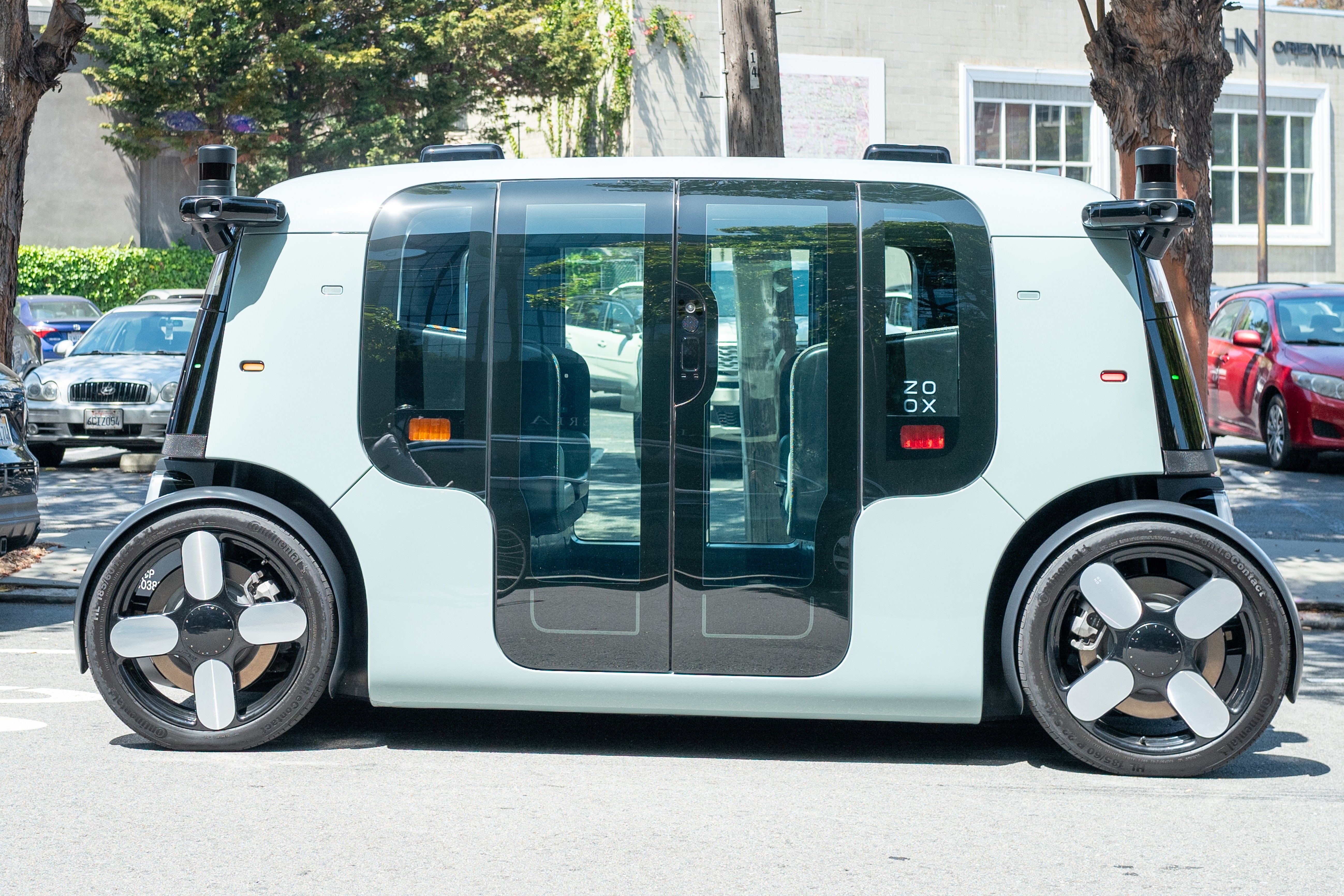 Imagen del artículo de Telemundo PR: ¿Sin volante ni pedales? Así podrían ser los robotaxis del futuro