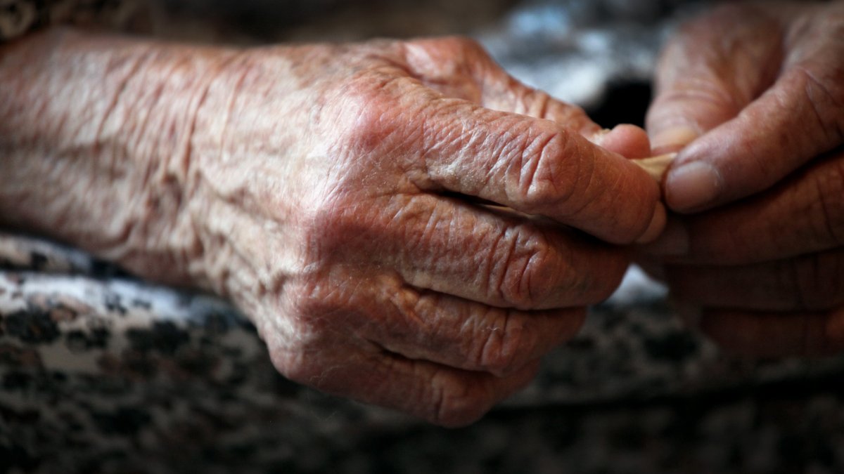 Hallan cadáver de mujer de 81 años en San Juan; su hijo discapacitado estaba al lado