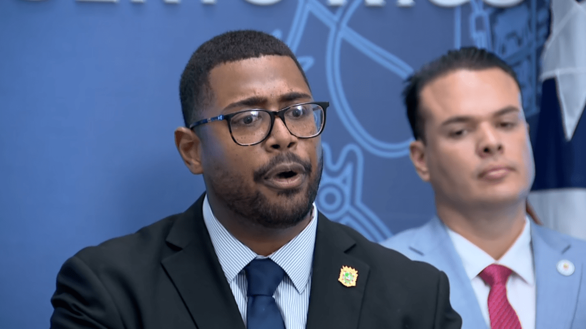 Fortaleza dice que no le consta pesquisa del FBI contra Francisco Domenech