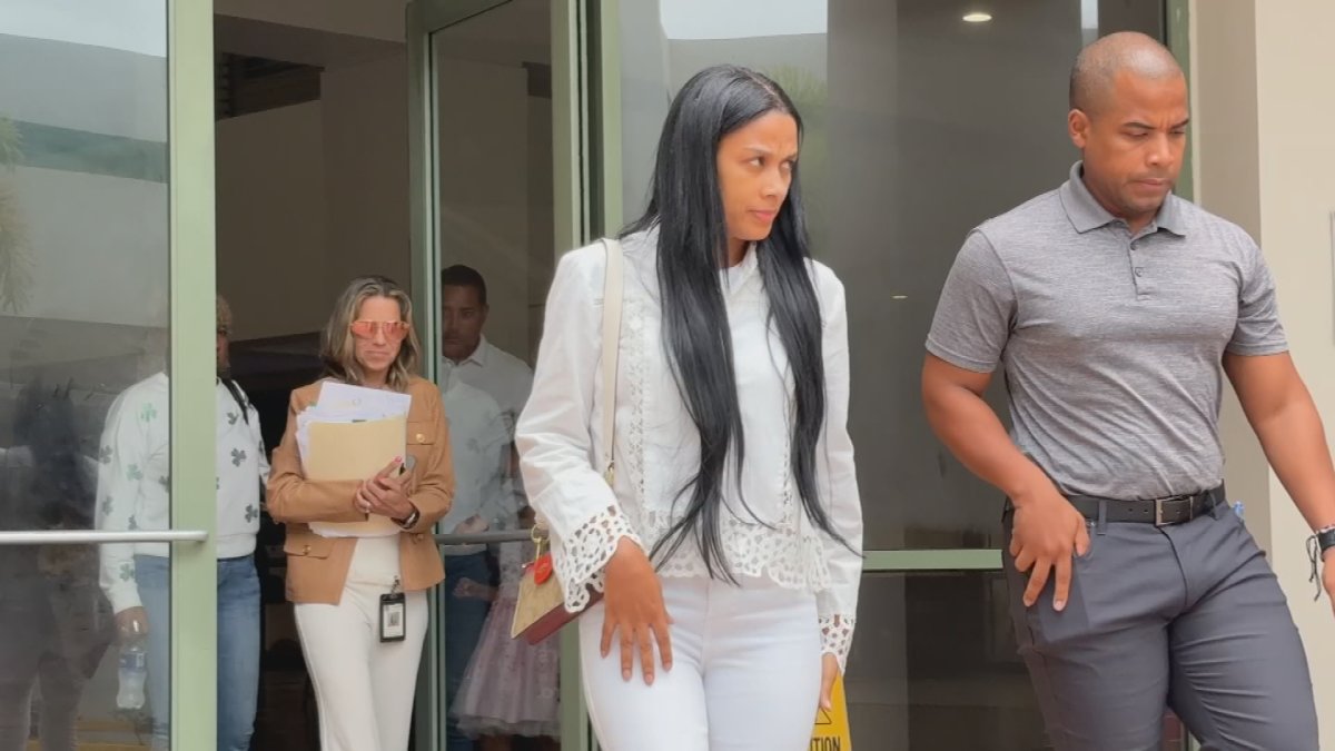 Madre dominicana arrestada por ICE queda libre bajo fianza de $5,000 en Puerto Rico