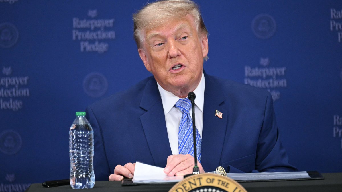 Más de 20 estados demandan a Trump por condicionar fondos federales para desastres
