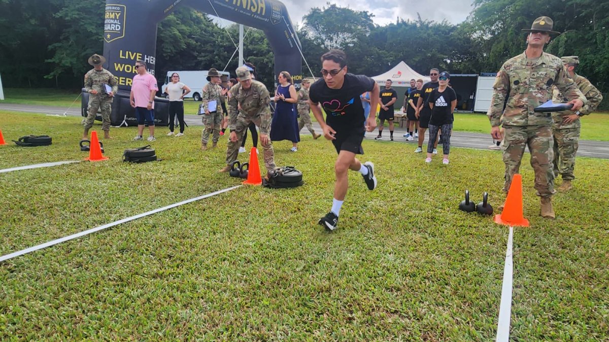 Líderes de medios de Puerto Rico viven experiencia militar en Fuerte Buchanan