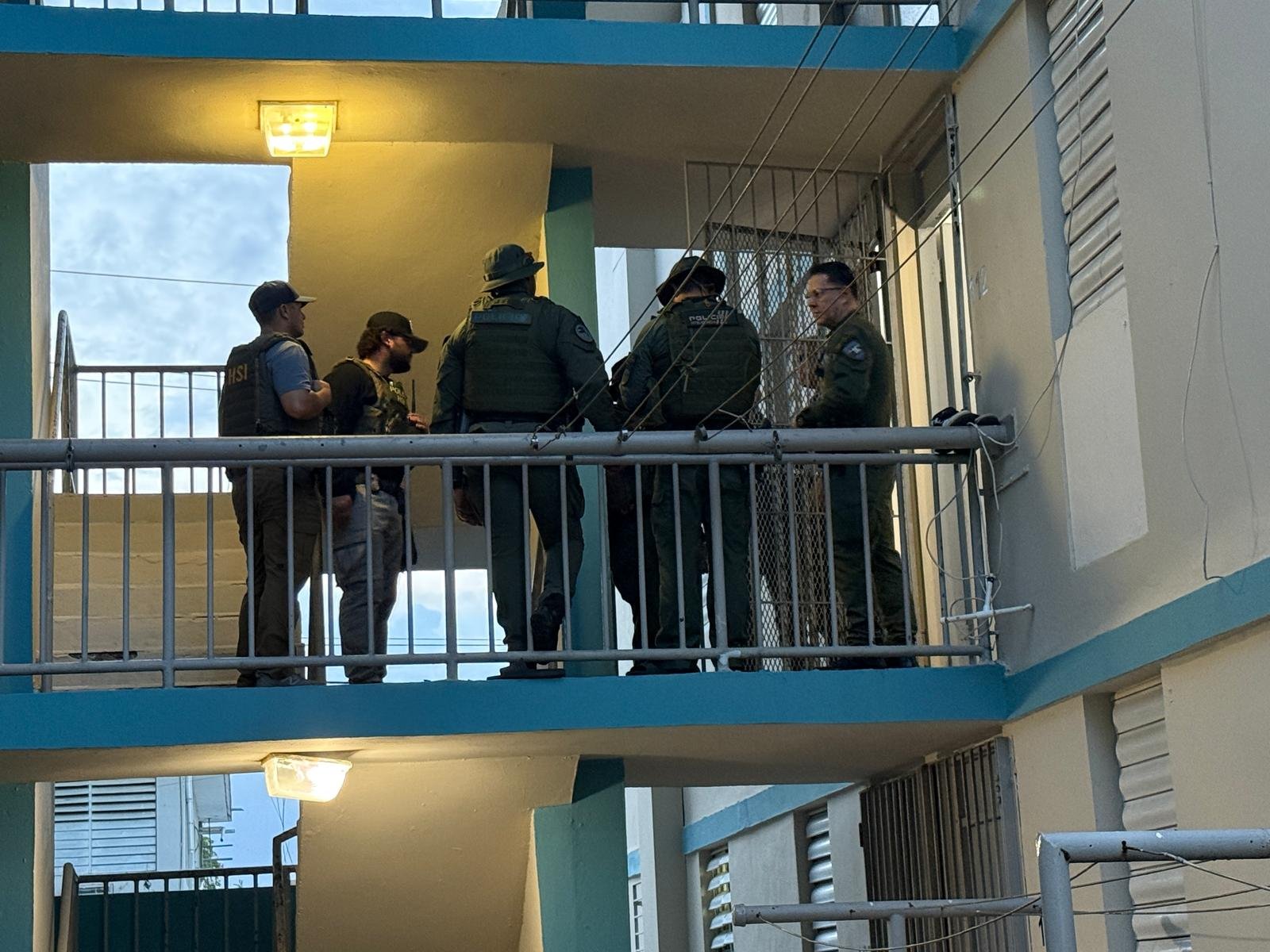 Policía realiza allanamientos en varios pueblos de la Isla