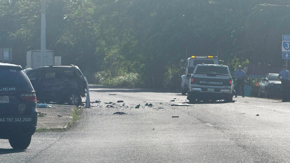 Hombre en condición crítica tras accidente con vuelco en carretera PR-3 en Luquillo