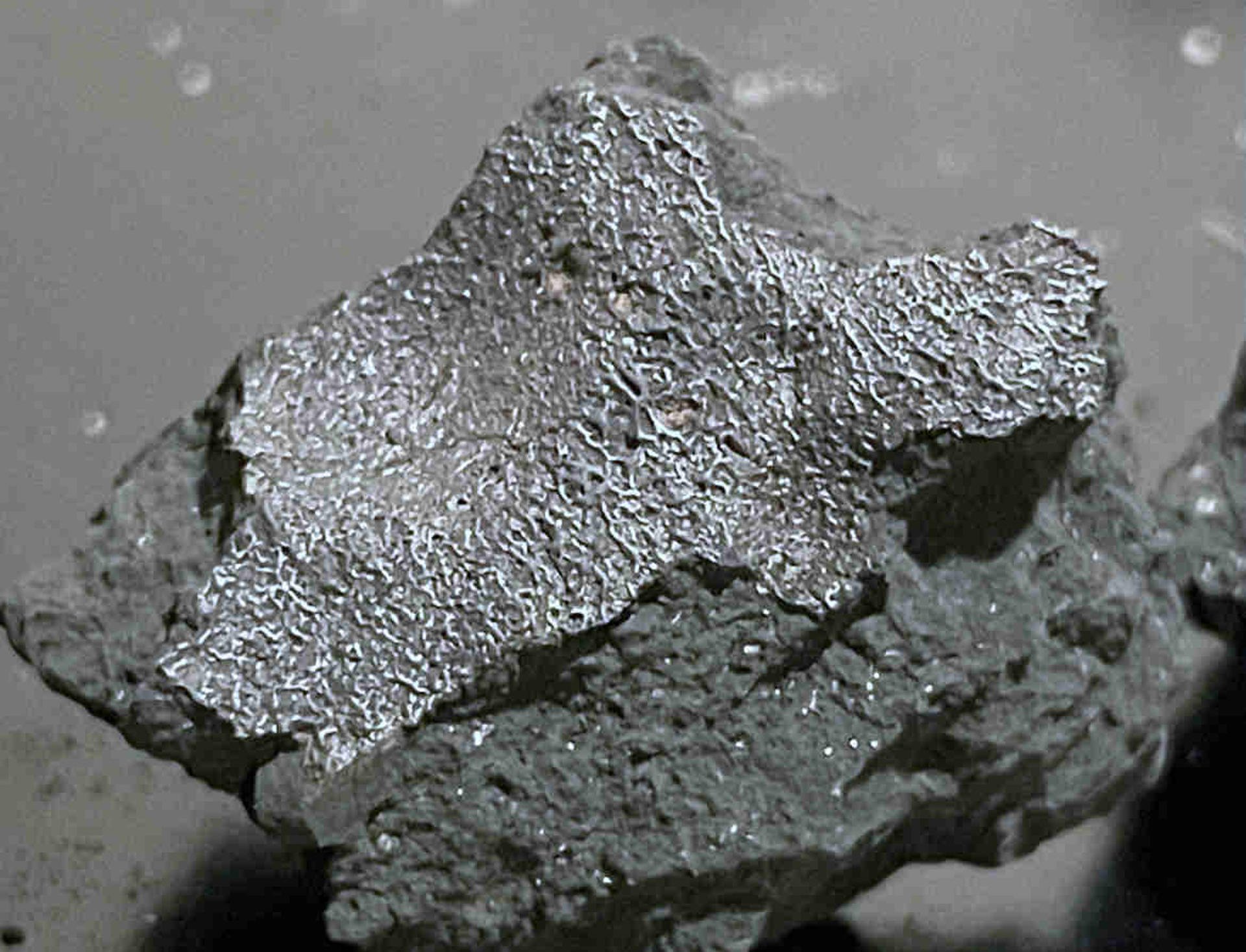 Meteorito que cayó en una casa de EEUU revela datos sobre componentes fuera de la Tierra