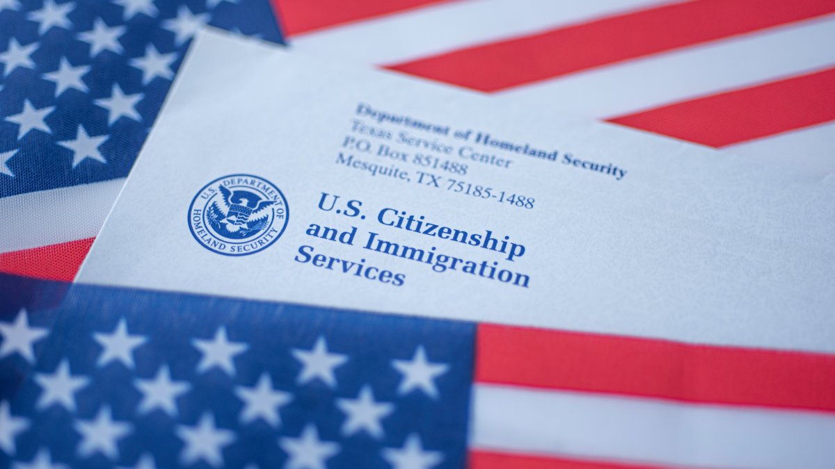 Trump anuncia nueva norma que envía casos de asilo directamente a jueces de inmigración
