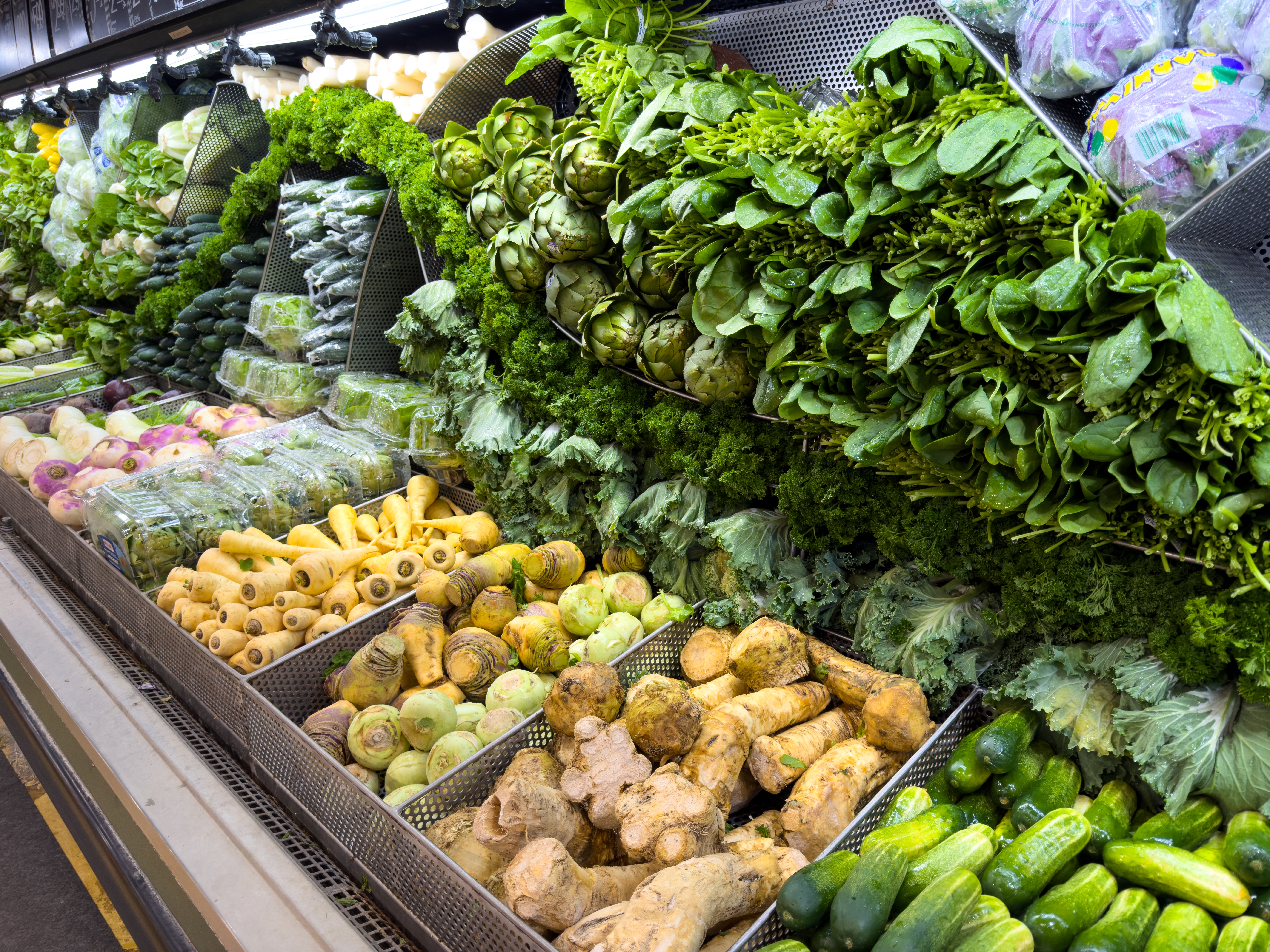 Alerta por brote de Cyclospora: ¿debes dejar de comer frutas y verduras?
