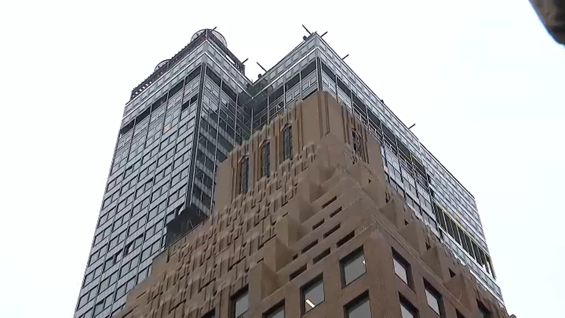Alerta en Manhattan: evacúan edificio en construcción tras doblarse varias vigas