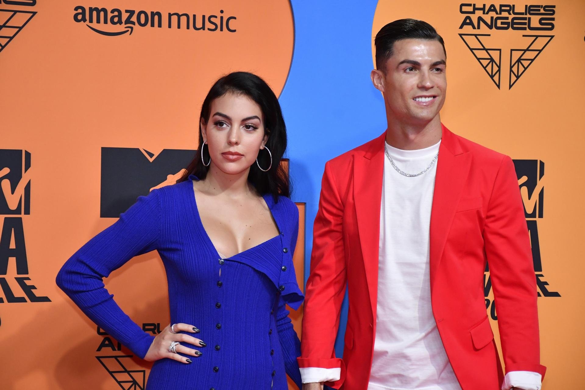 Imagen de la cobertura de: Cristiano Ronaldo y Georgina Rodríguez dan detalles de su boda íntima en Portugal