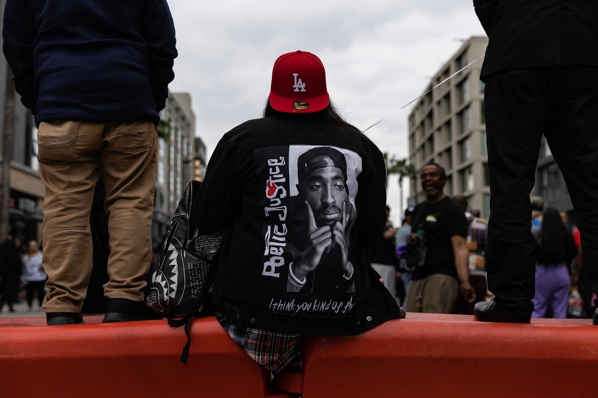 Imagen del artículo de Telemundo PR: Disputa sobre hechos y ficción domina juicio por el asesinato de Tupac Shakur