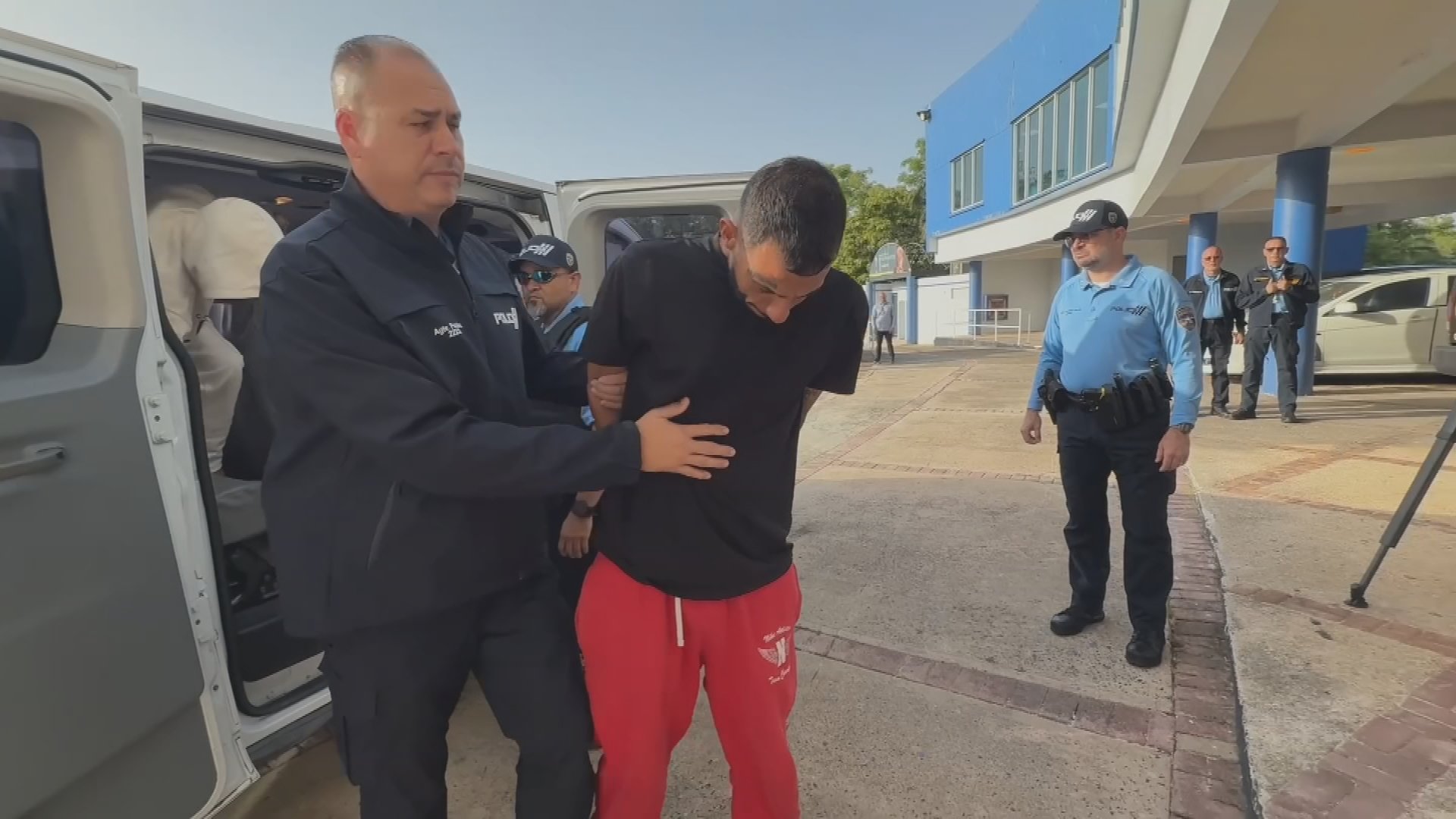 Arrestan a varias personas en operativo a nivel Isla