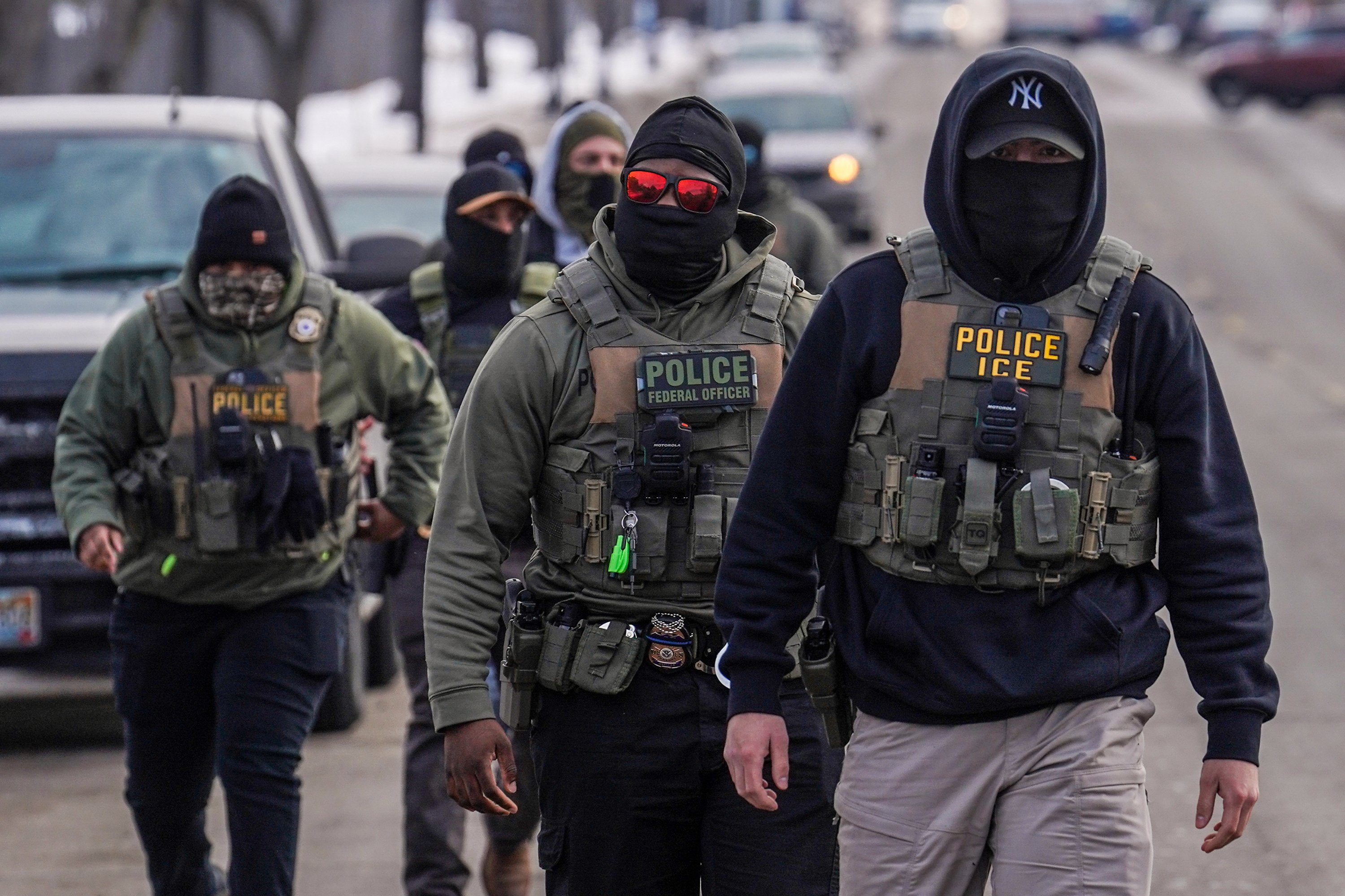 Imagen de la cobertura de: HRW denuncia plan de EE.UU. para equipar al ICE con guantes de descargas eléctricas