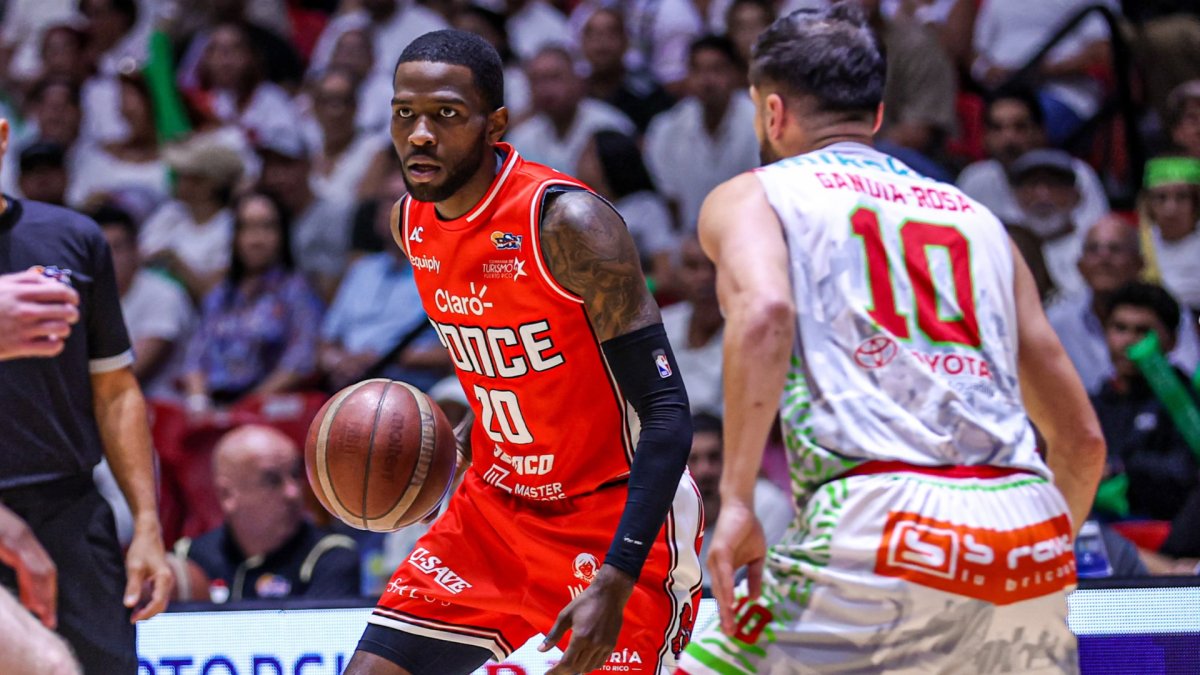 ¡No se quitan! Leones obligan dos tiempos extra y vencen a los Santeros