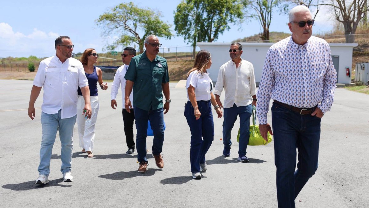 Rivera Schatz y Pierluisi visitan CDT de Vieques e inspeccionan nuevo equipo CT Scan