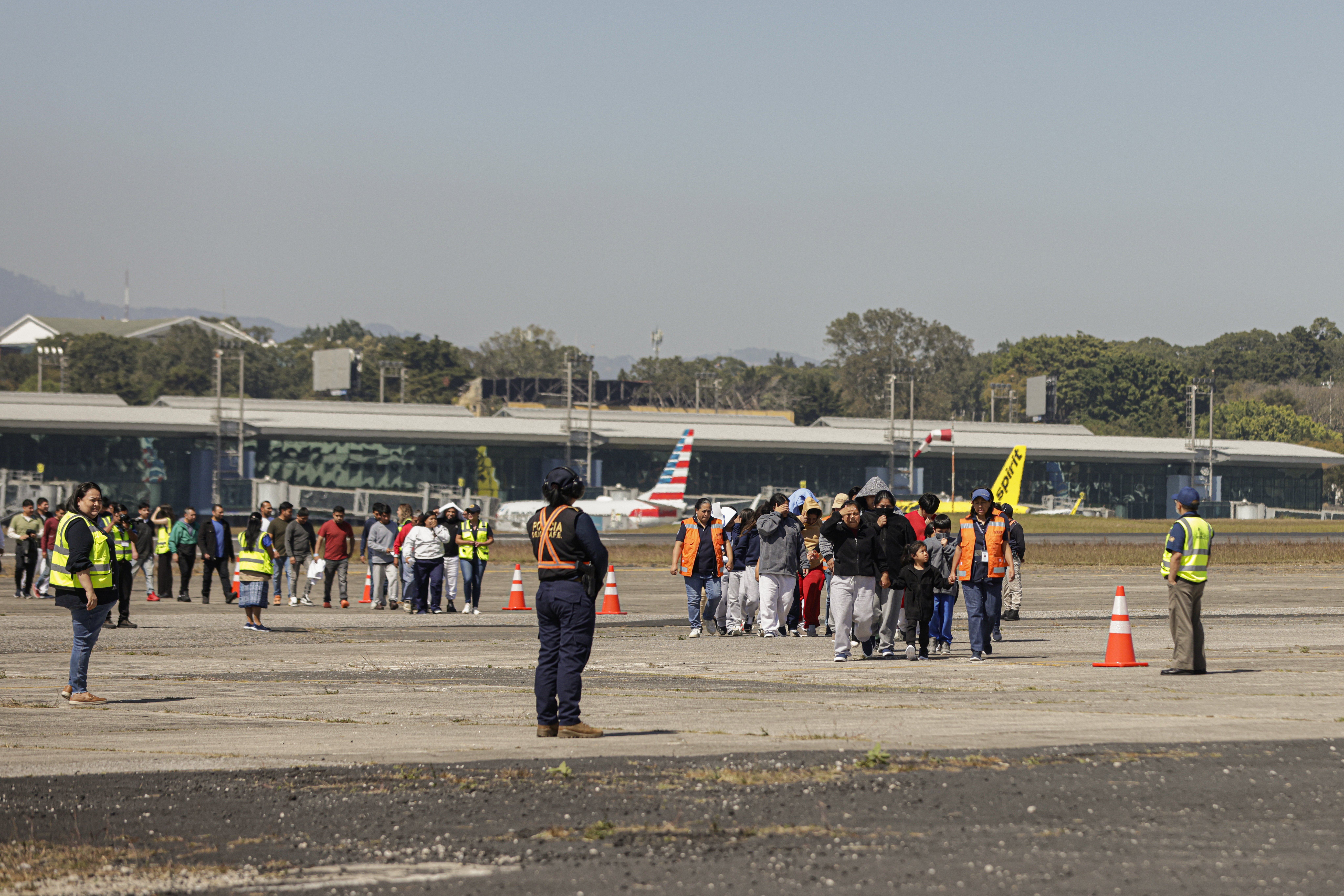 Imagen del artículo de Telemundo PR: EEUU deporta a mexicanos a Centroamérica; casi 2,300 llegaron a Guatemala