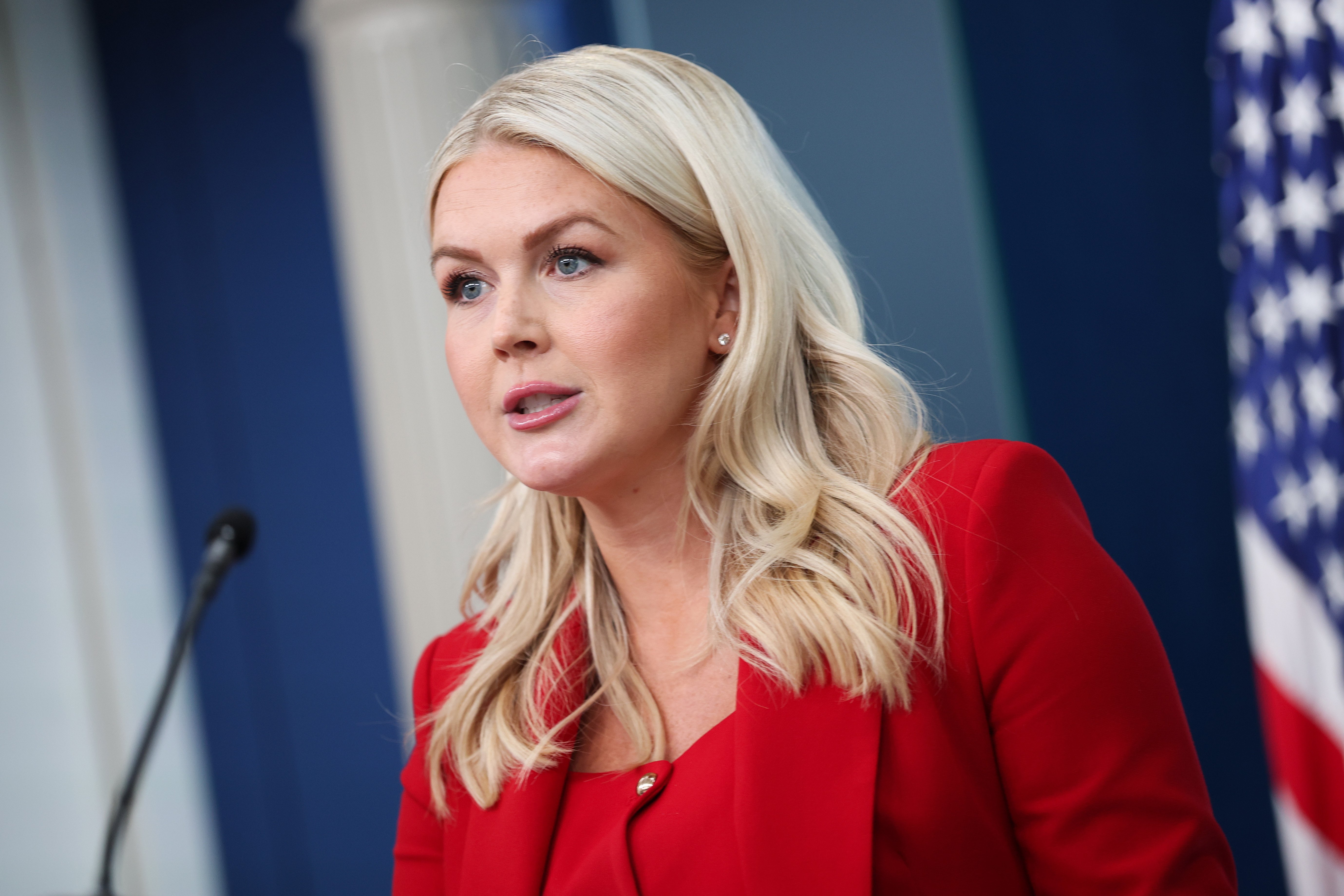 Imagen del artículo de Telemundo PR: Karoline Leavitt dejará su puesto como secretaria de la Casa Blanca a fin de mes