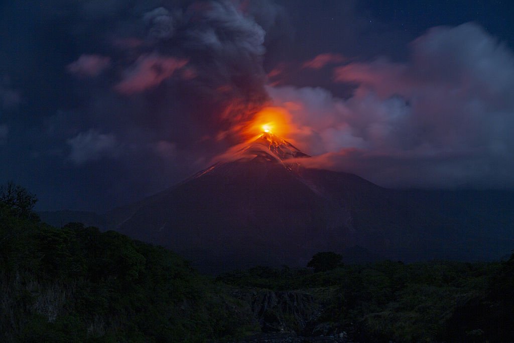 Alerta en Guatemala por erupción de Volcán de Fuego: ordenan evacuaciones