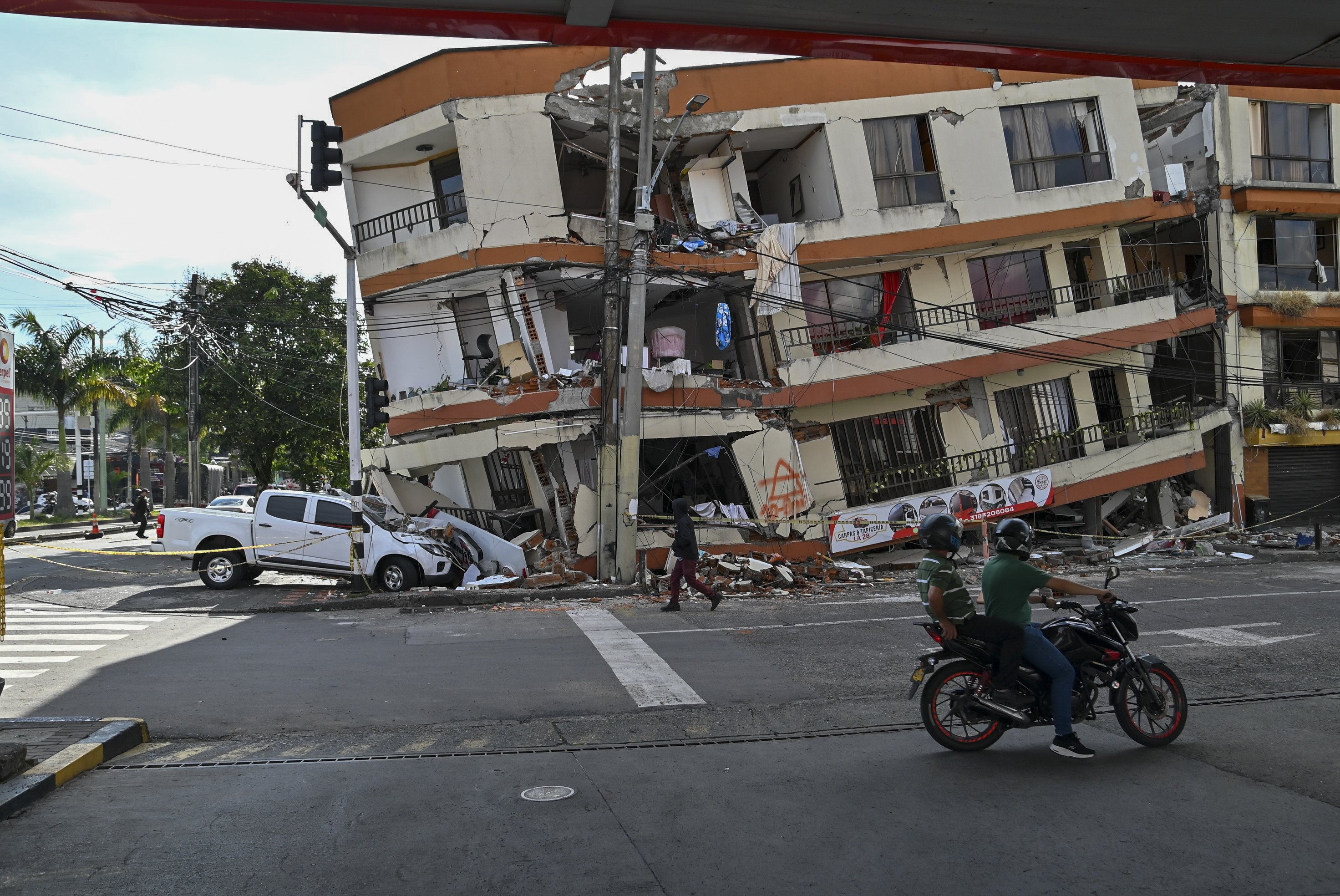 Imagen del artículo de Telemundo PR: Presidente de Colombia pide a Trump que suspenda aranceles por el terremoto