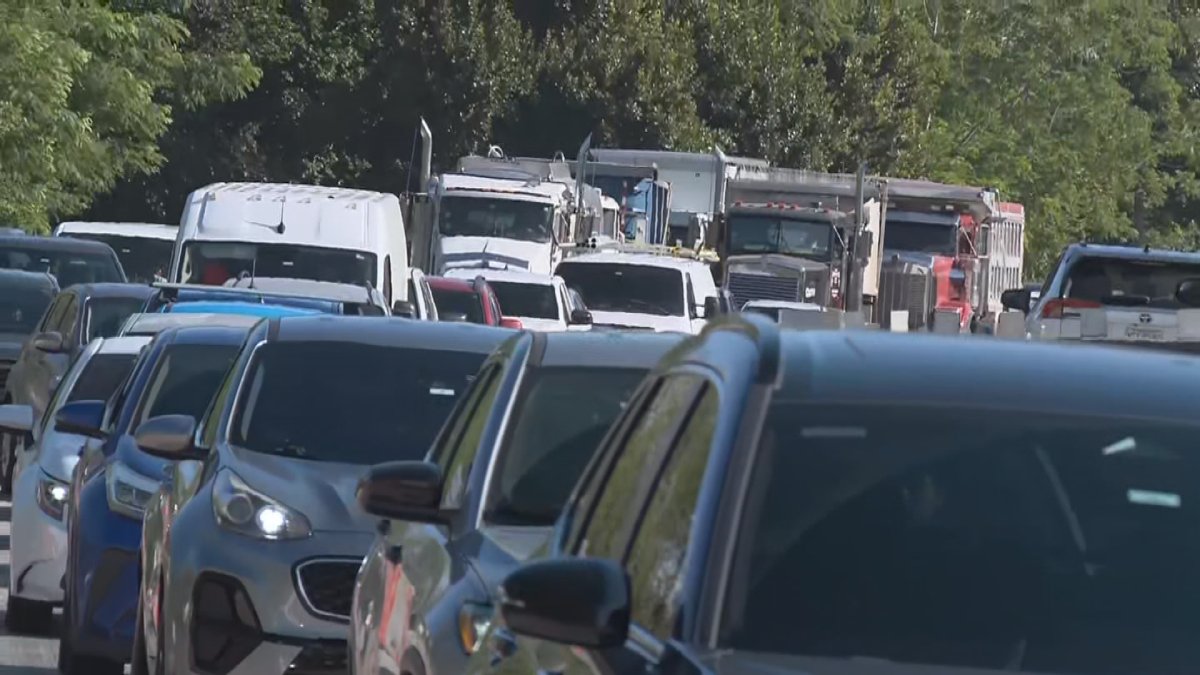 Vístase de paciencia: camión volcado provoca tremendo tapón en la PR-52