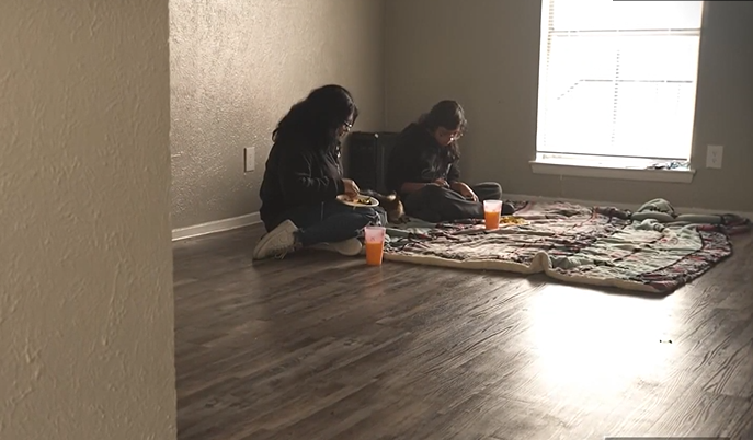 Imagen de la cobertura de: Dulce Zepeda cuida a su hermana tras la deportación de sus padres por ICE
