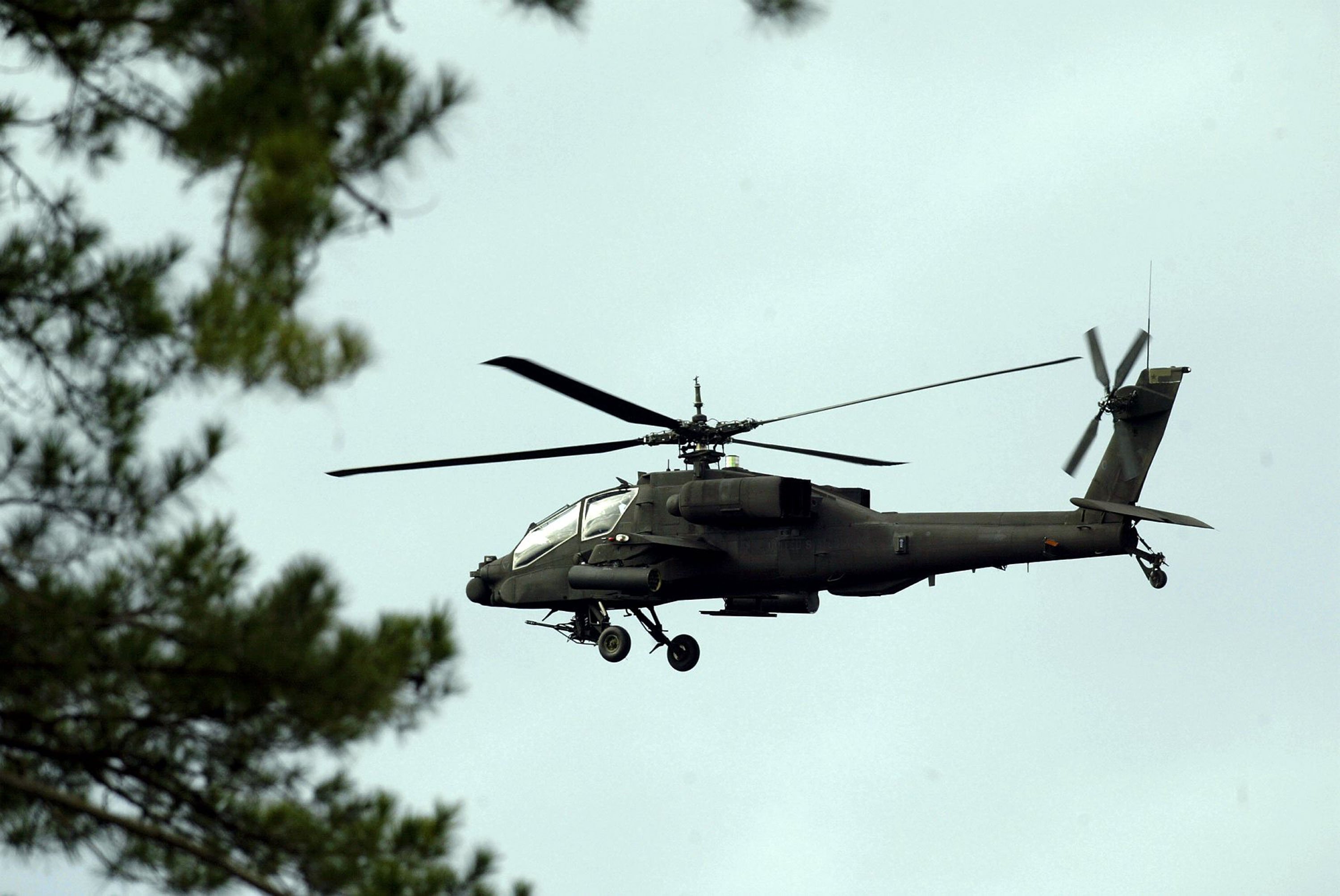 Imagen del artículo de Telemundo PR: Suspenden operaciones de helicópteros Apache del Ejército tras accidente en Texas