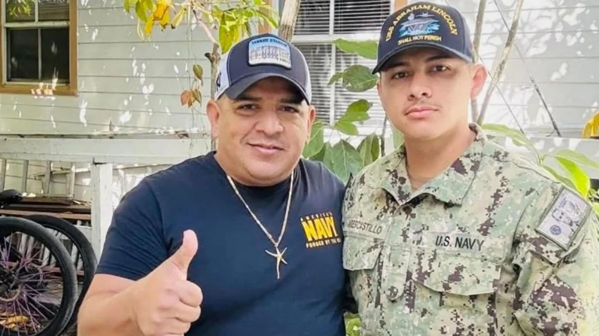 Imagen del artículo de Telemundo PR: Liberan de la detención de ICE al padre de un marinero del USS Lincoln