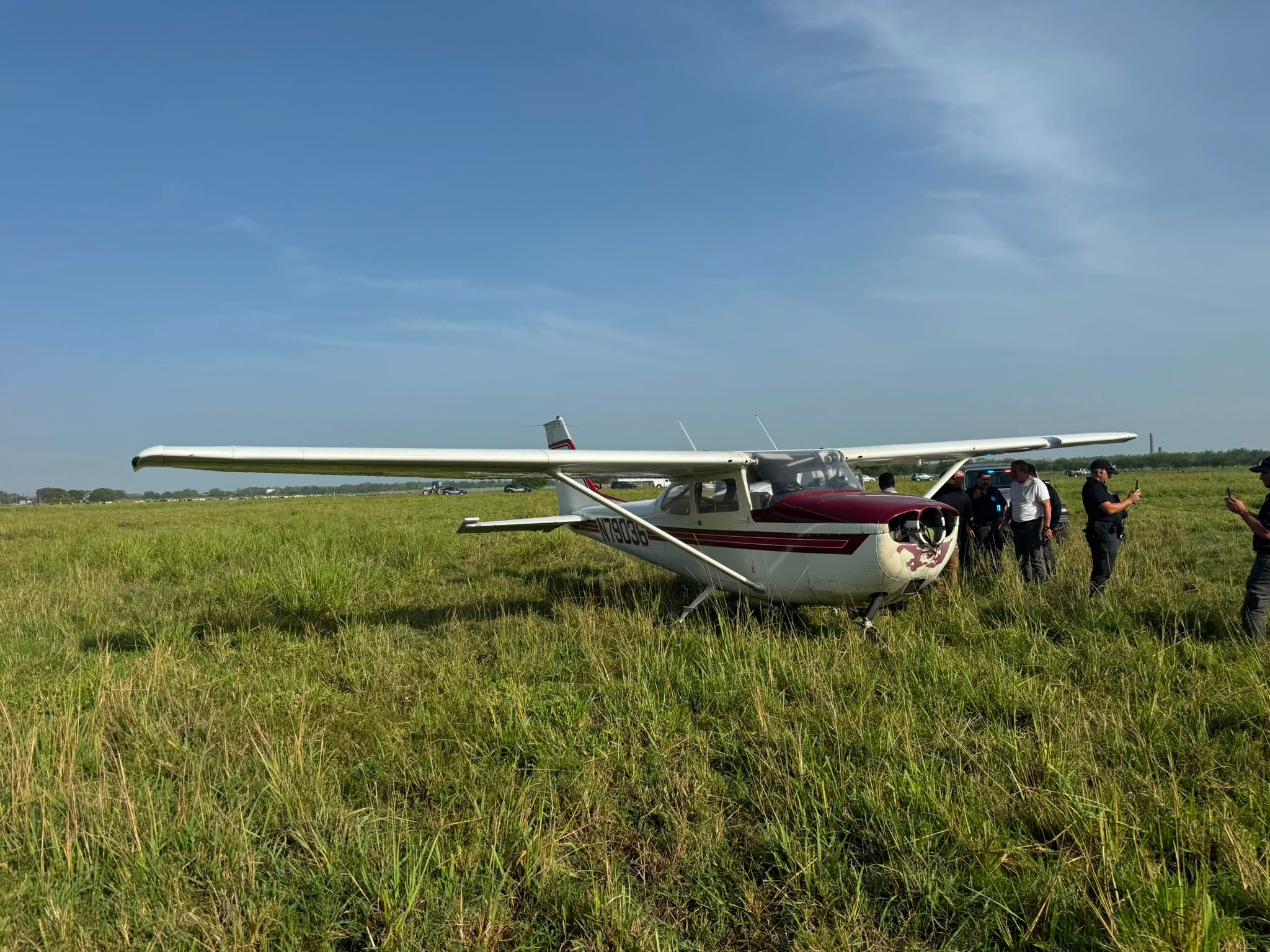 Imagen del artículo de Telemundo PR: Avioneta realiza aterrizaje de emergencia en Vega Baja