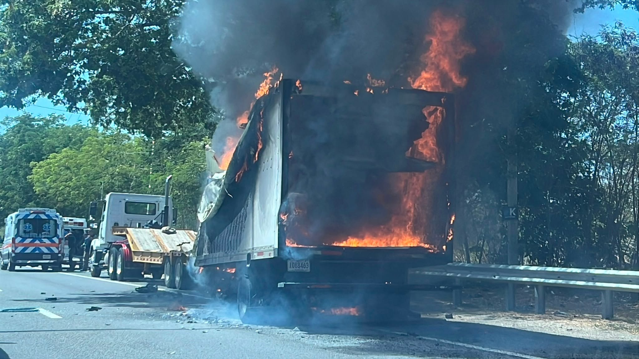 Imagen del artículo de Telemundo PR: Camión se prende en fuego en Peñuelas