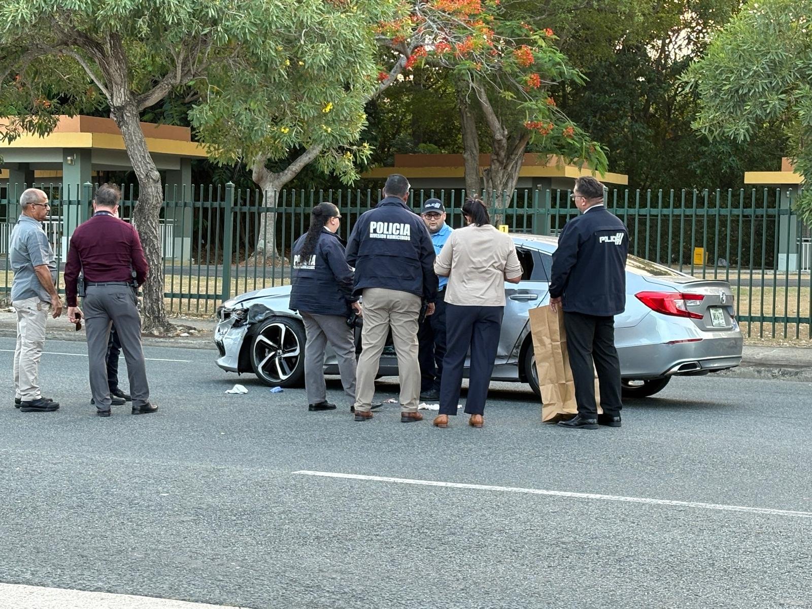 Imagen del artículo de Telemundo PR: Hombre resulta herido de bala frente a negocio de Carolina