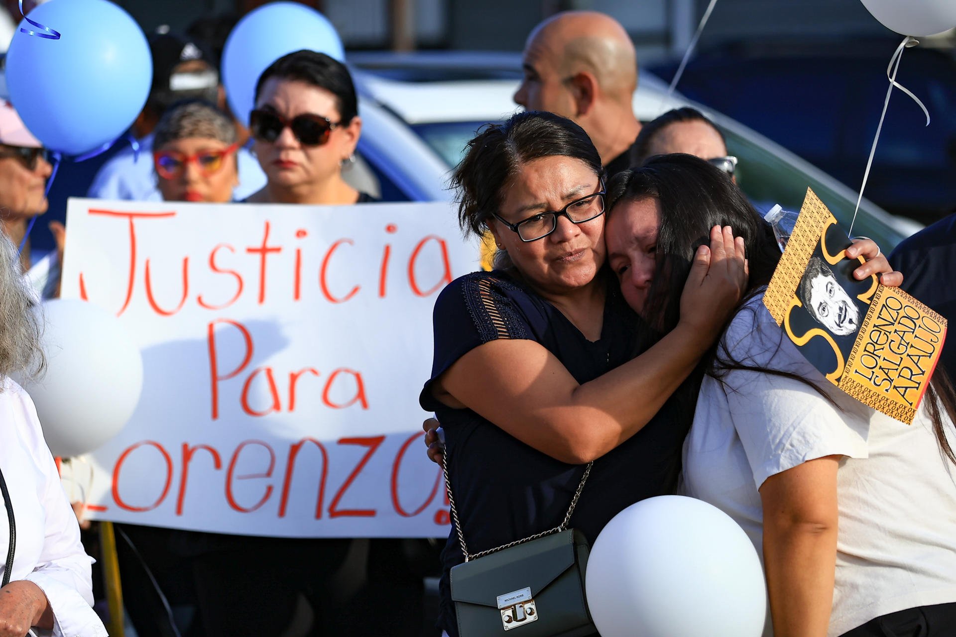 Imagen de la cobertura de: Recuerdan en Texas a inmigrante mexicano fallecido por disparos de ICE