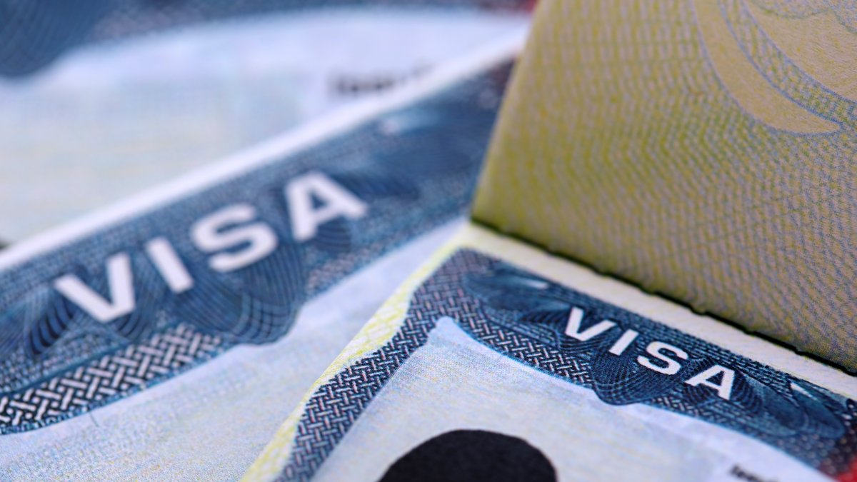Trump intensifica ofensiva migratoria contra inmigrantes legales y solicitantes de asilo