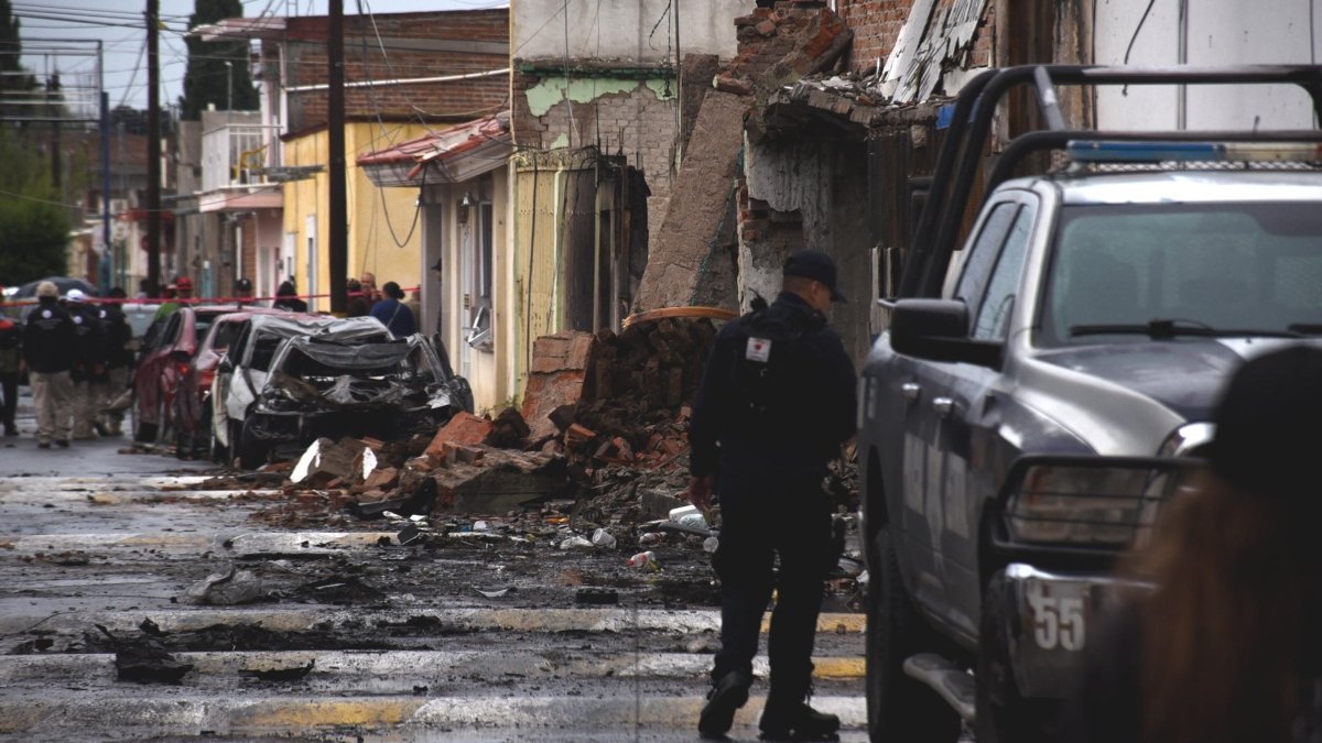 Imagen del artículo de Telemundo PR: Al menos 11 lesionados tras ataque explosivo a comandancia en estado de Zacatecas