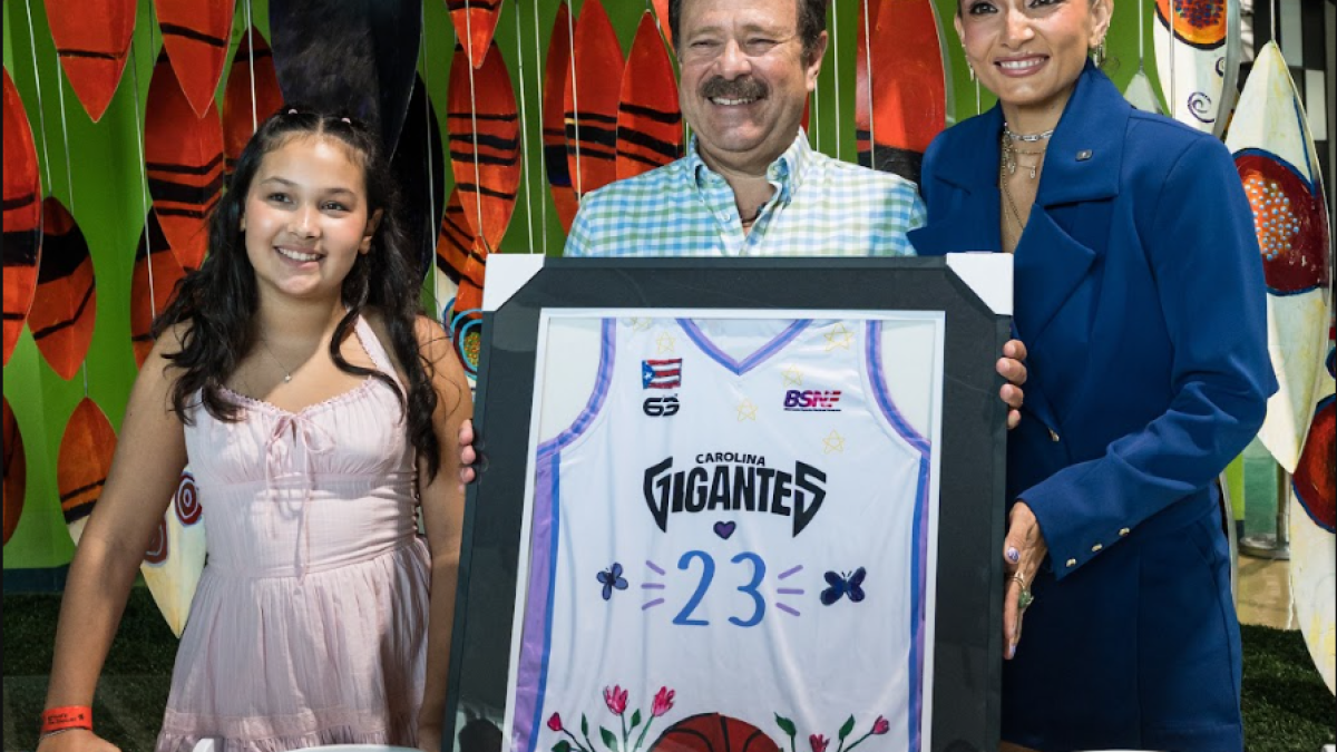 Niña de 11 años diseña el uniforme de las Gigantes de Carolina para el BSNF 2026