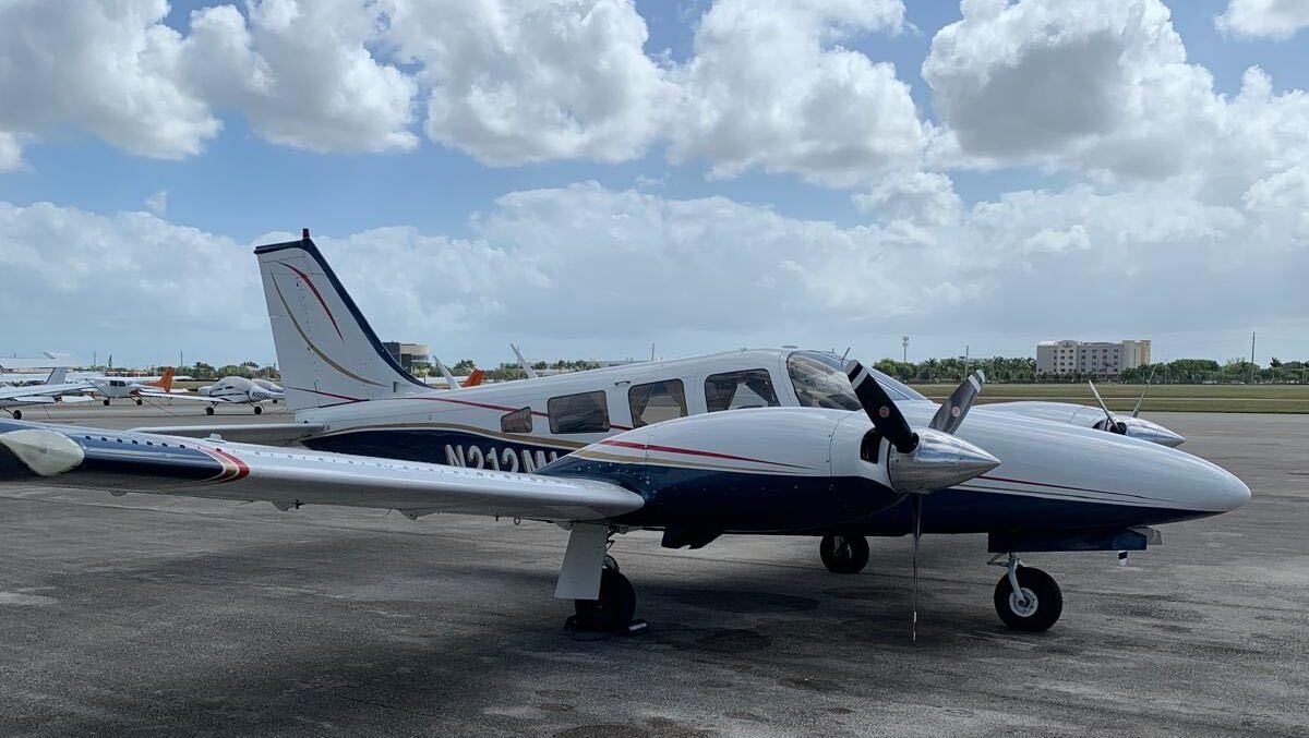 Imagen de la cobertura de: Familia halla muertos a cuatro ocupantes de avioneta desaparecida en Bahamas