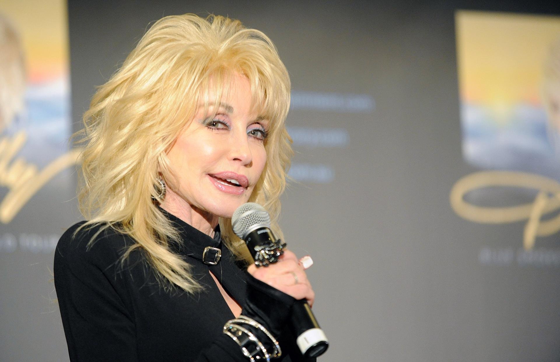 Imagen del artículo de Telemundo PR: Nueva York declara el 25 de septiembre como el Día de Dolly Parton