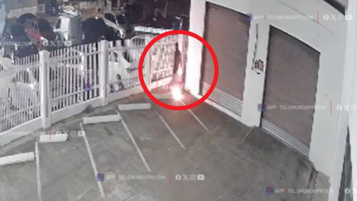 Arrestan a hombre captado en video intentando incendiar autos en cuartel de Yauco