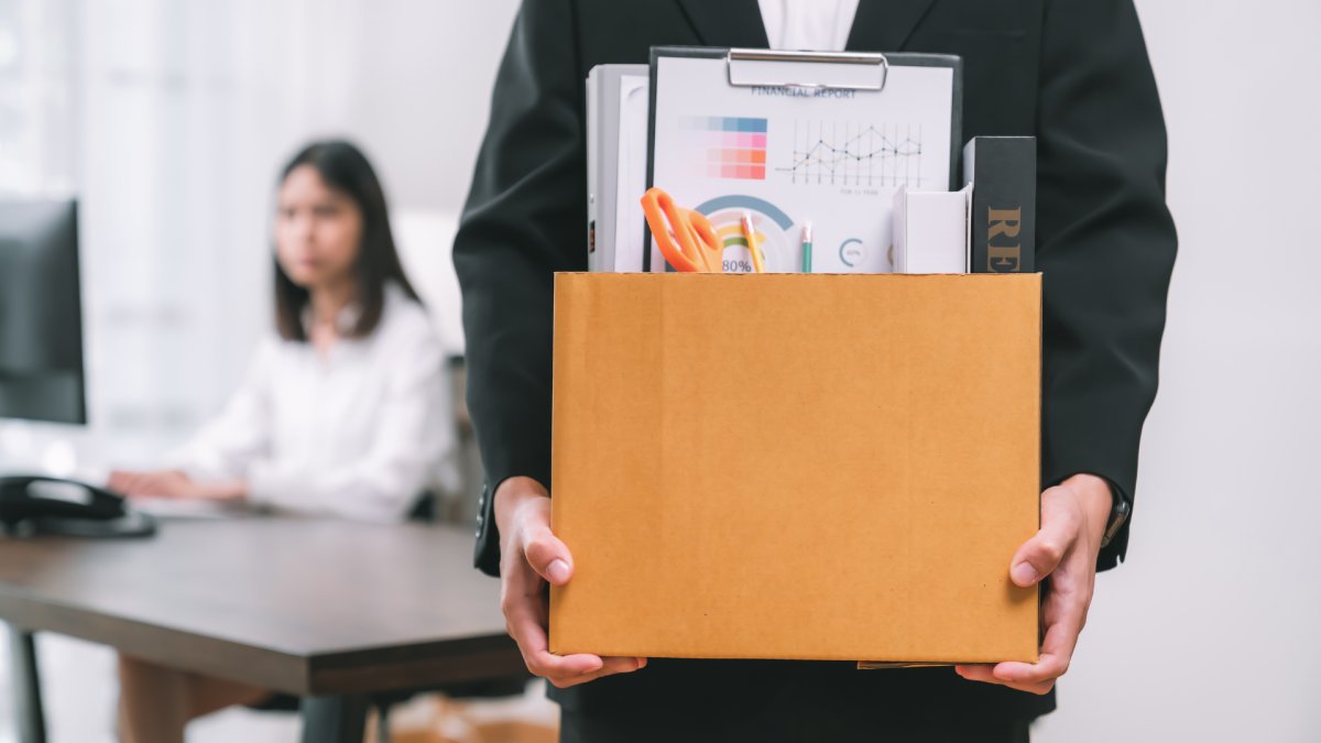 Experto en finanzas ofrece recomendaciones para enfrentar el desempleo sin agravar la economía del hogar
