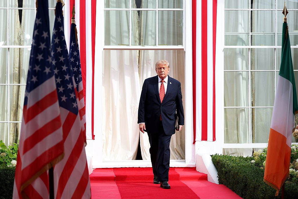 Trump toca tema delicado al afirmar que reunificación de Irlanda sería “fantástica”