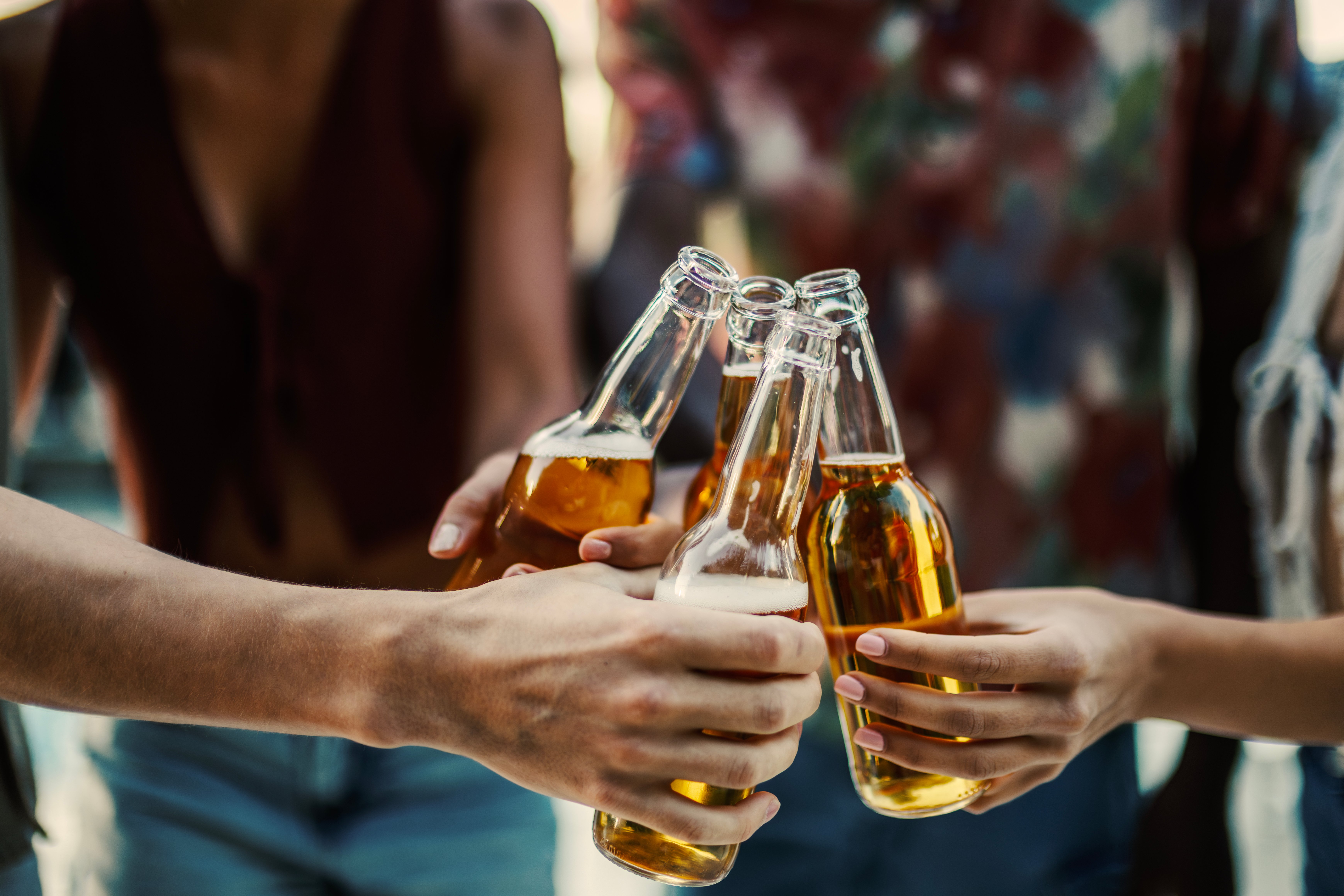 Imagen de la cobertura de: Camuy aprueba prohibición de consumir alcohol en gasolineras con multas de hasta $5,000