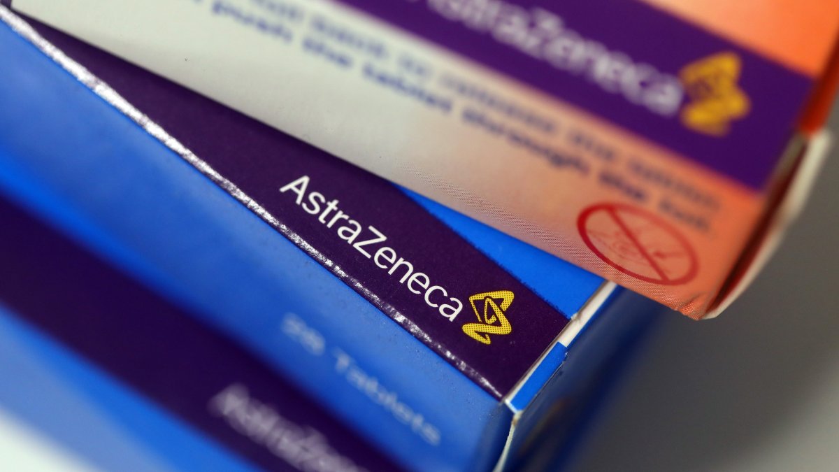 FDA aprueba píldora de AstraZeneca para tratar cáncer de mama avanzado con mutación ESR1