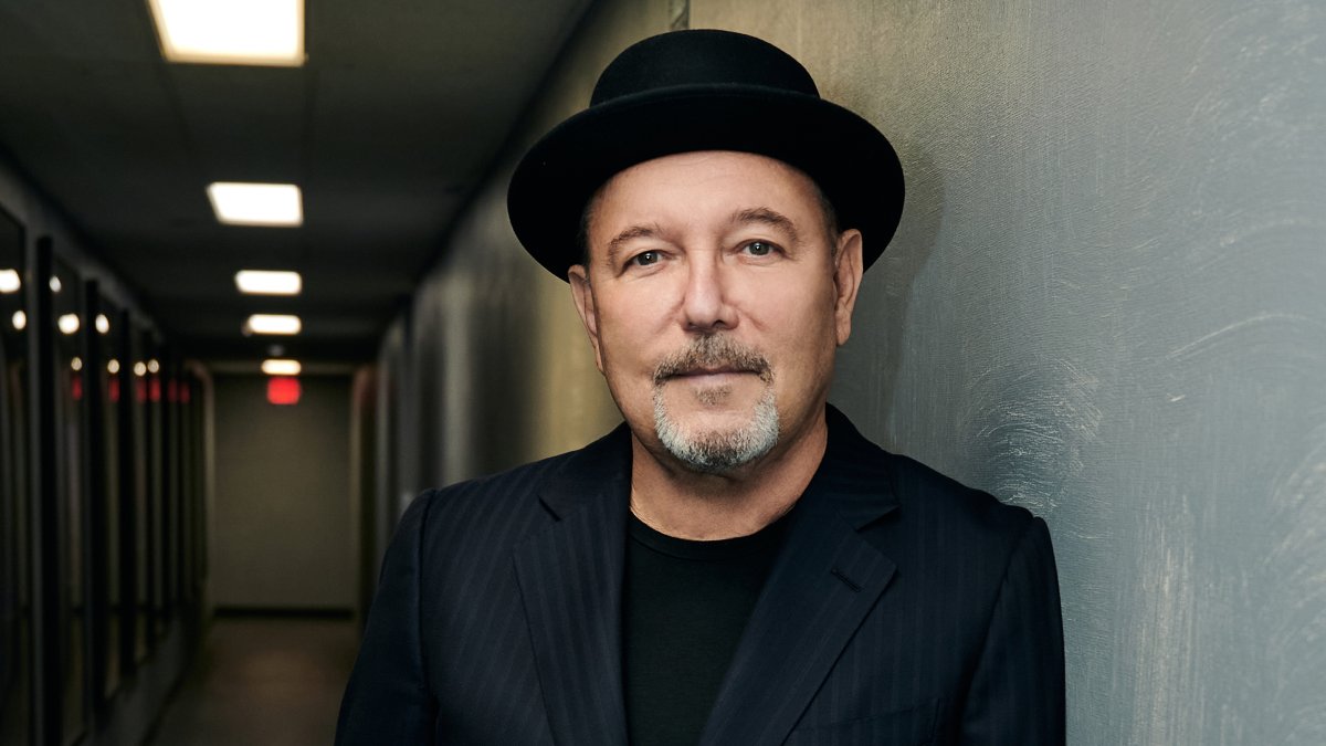 Rubén Blades recibirá el Premio Ícono en los Billboard de la Música Latina 2026