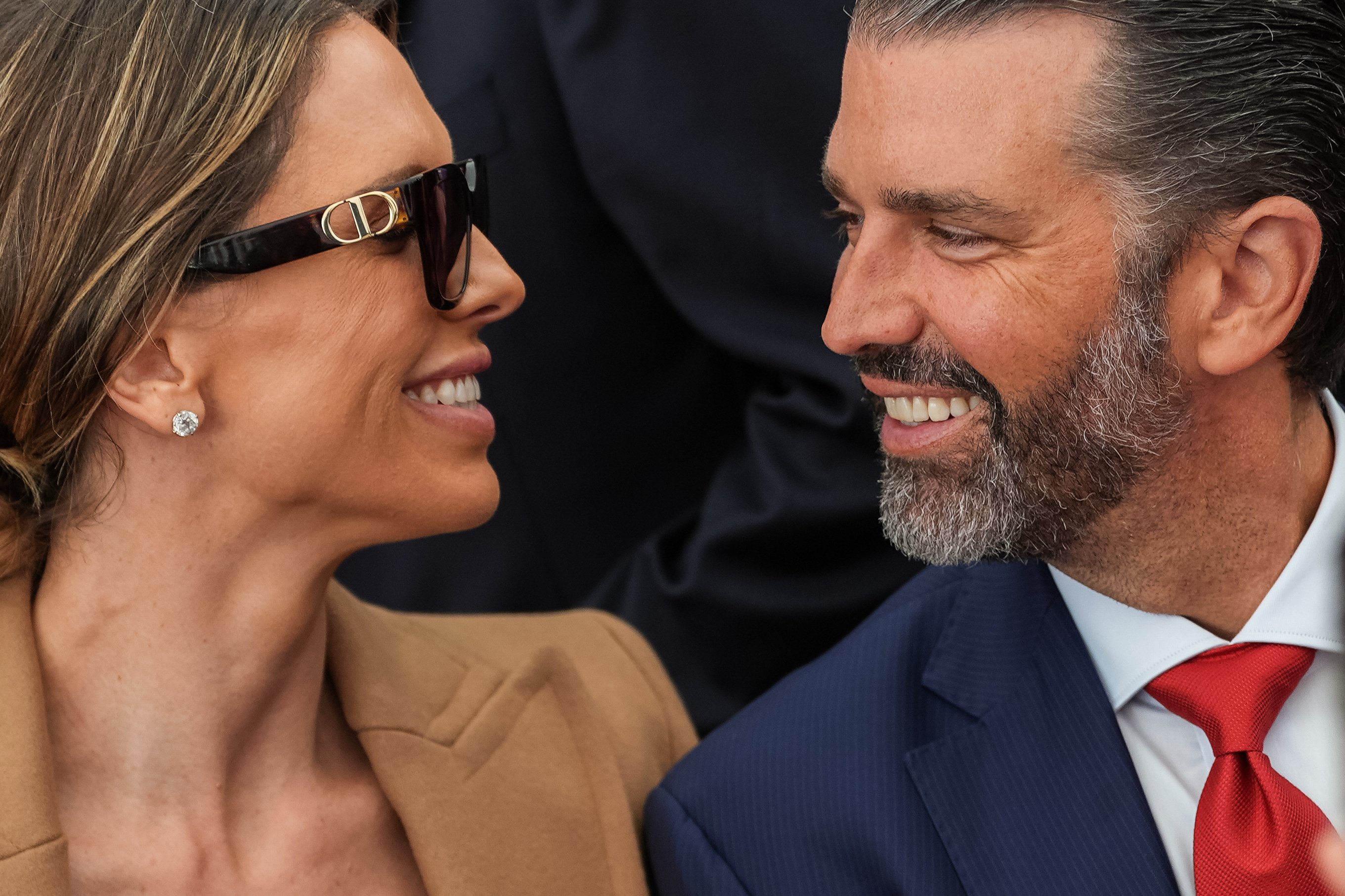 Imagen del artículo de Telemundo PR: Donald Trump Jr. reconoce que oligarca ruso vinculado a Putin pagó por festejos de su boda